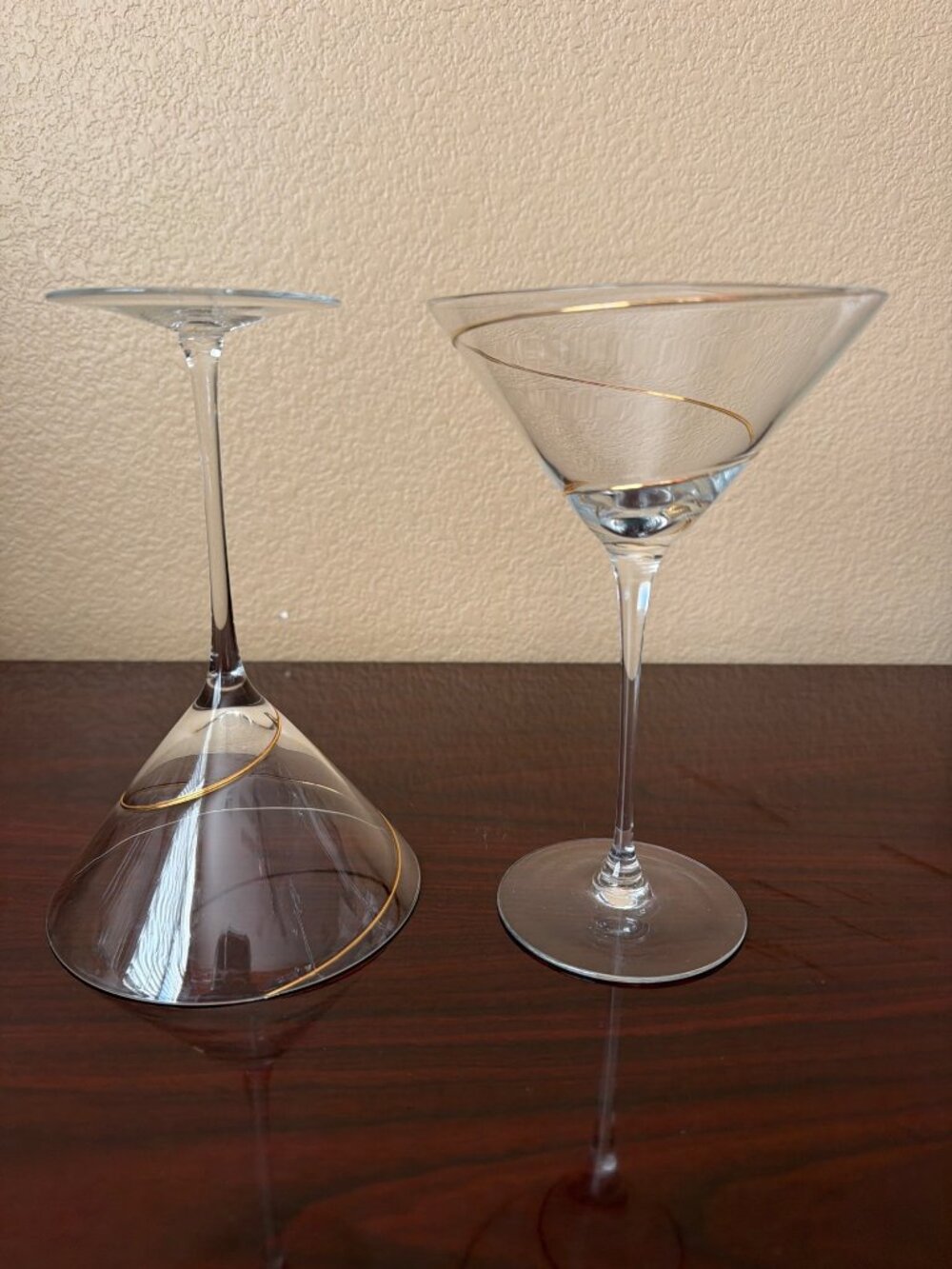 Set of 2 Hand Blown Martini Glasses Tooled Spiral Gold Swirl